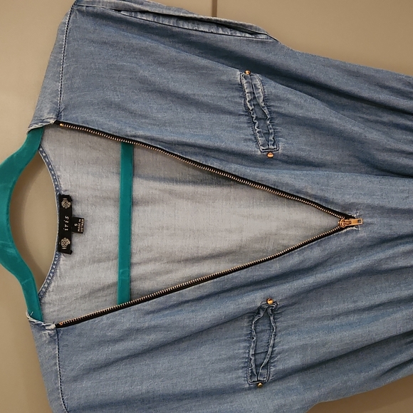 🌴 2 for $40 sale 🌴 DRESS - Super cute ladies lightweight denim dress. Must see - Picture 4 of 13